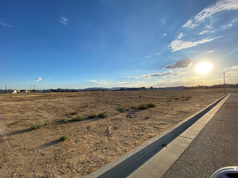 Nugent Street, Lancaster, CA for sale - Primary Photo - Image 1 of 10