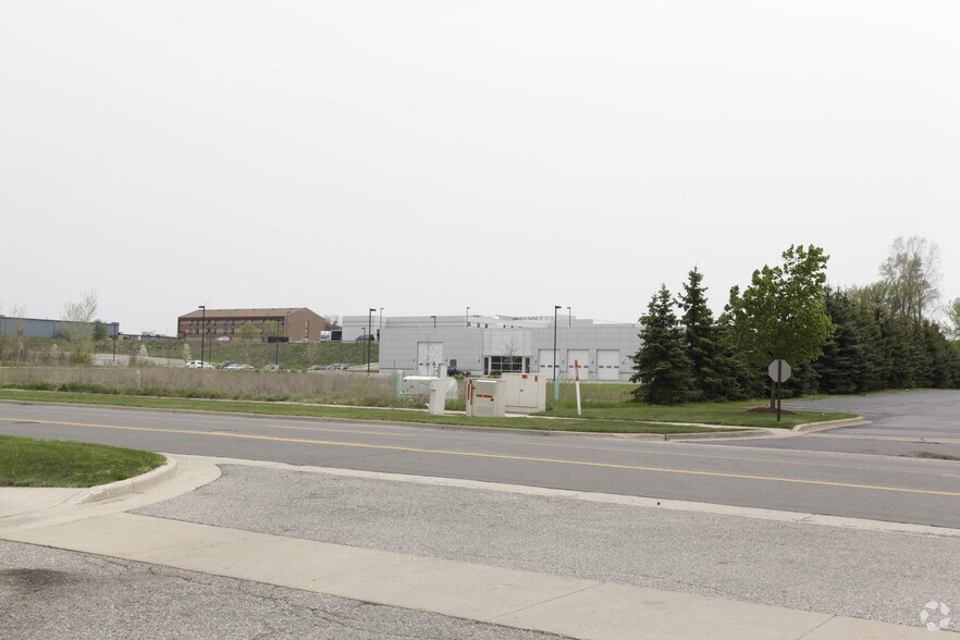 4180 Sparks Dr, Grand Rapids, MI for sale - Primary Photo - Image 1 of 1