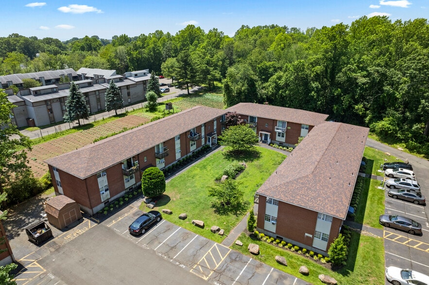 162-164 Coe Ave, East Haven, CT for sale - Building Photo - Image 3 of 23