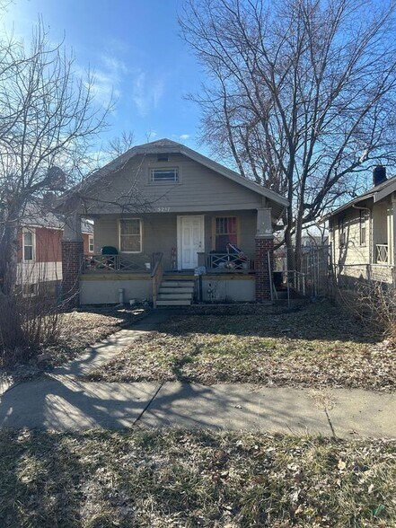 5237 E 8th St, Kansas City, MO for sale - Primary Photo - Image 1 of 1