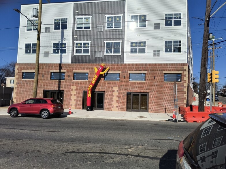 451 Rhawn St, Philadelphia, PA for lease - Building Photo - Image 2 of 7