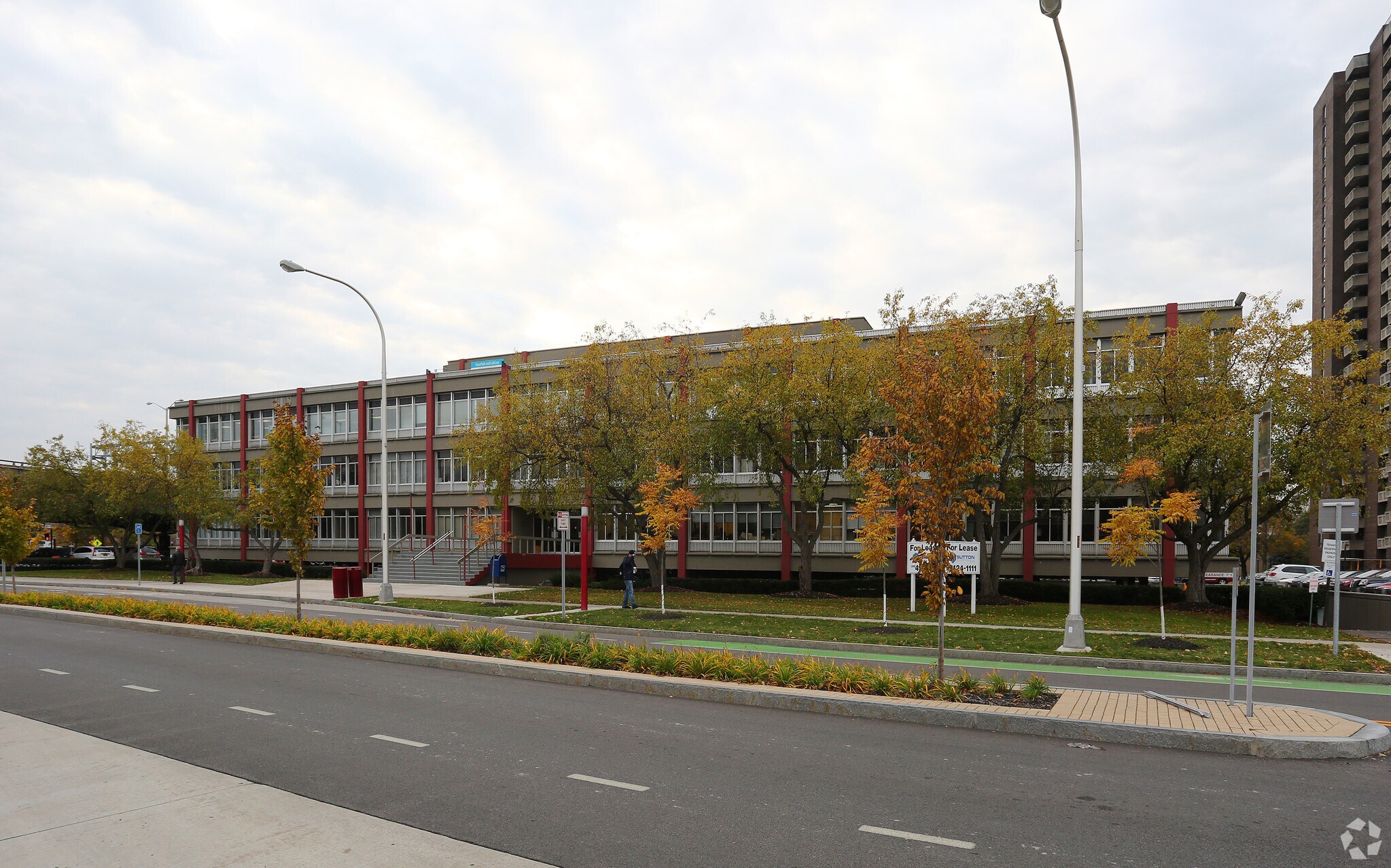 600 E Genesee St, Syracuse, NY 13202 Presidential Plaza