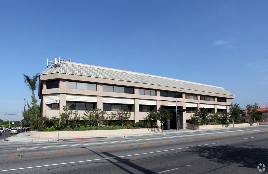 7301 Topanga Canyon Blvd, Canoga Park, CA for sale - Building Photo - Image 1 of 1