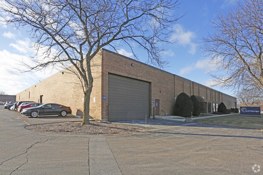 934 N Church Rd, Elmhurst, IL for lease - Building Photo - Image 3 of 10