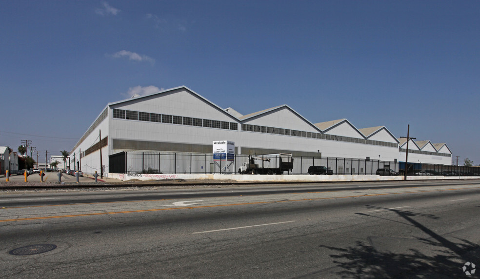 5801-5881 S 2nd St, Los Angeles, CA for sale - Primary Photo - Image 1 of 1