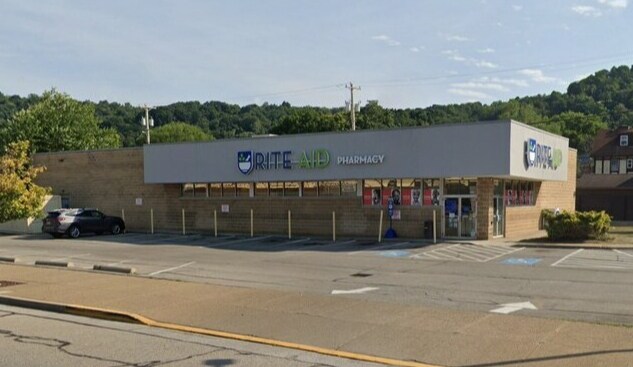 847 Midland Ave, Midland, PA for sale - Primary Photo - Image 1 of 2