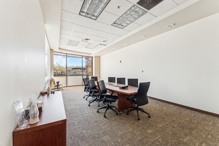 7499 E Paradise Ln, Scottsdale, AZ for lease - Interior Photo - Image 3 of 13