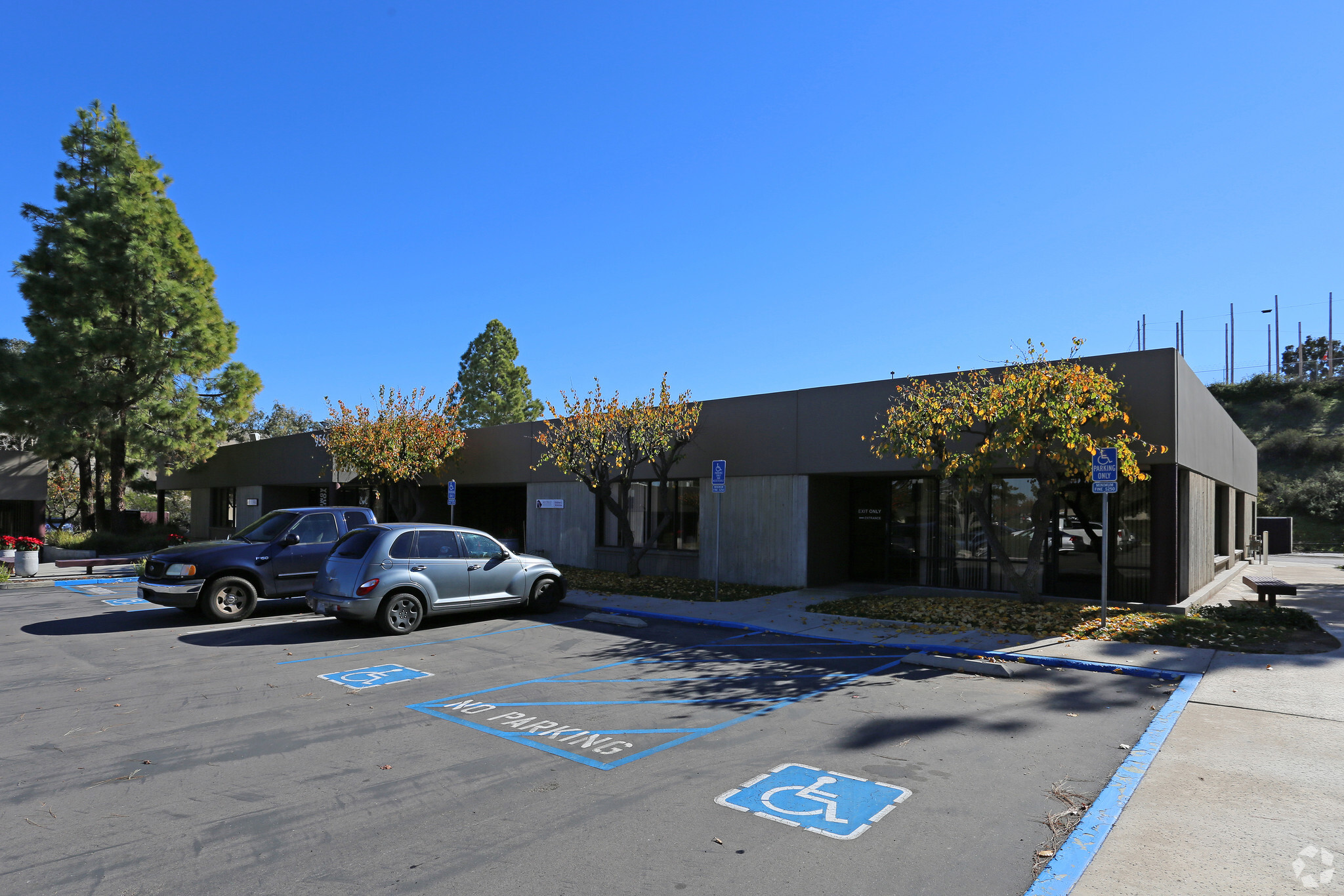 9561 Ridgehaven Ct, San Diego, CA for lease Primary Photo- Image 1 of 4