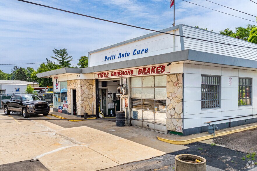 710 Prairie St, Aurora, IL for sale - Primary Photo - Image 1 of 4