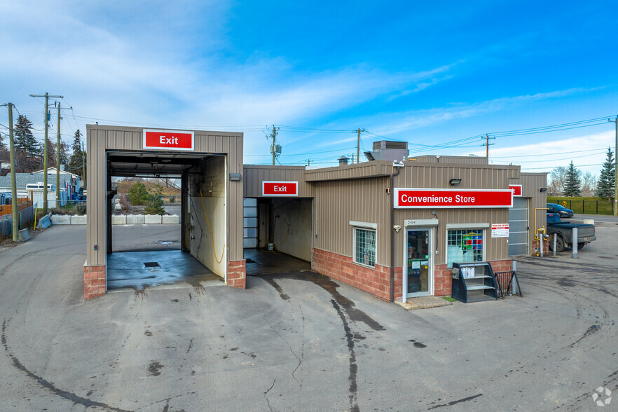 2404 68th Ave SE, Calgary, AB for sale - Primary Photo - Image 1 of 6