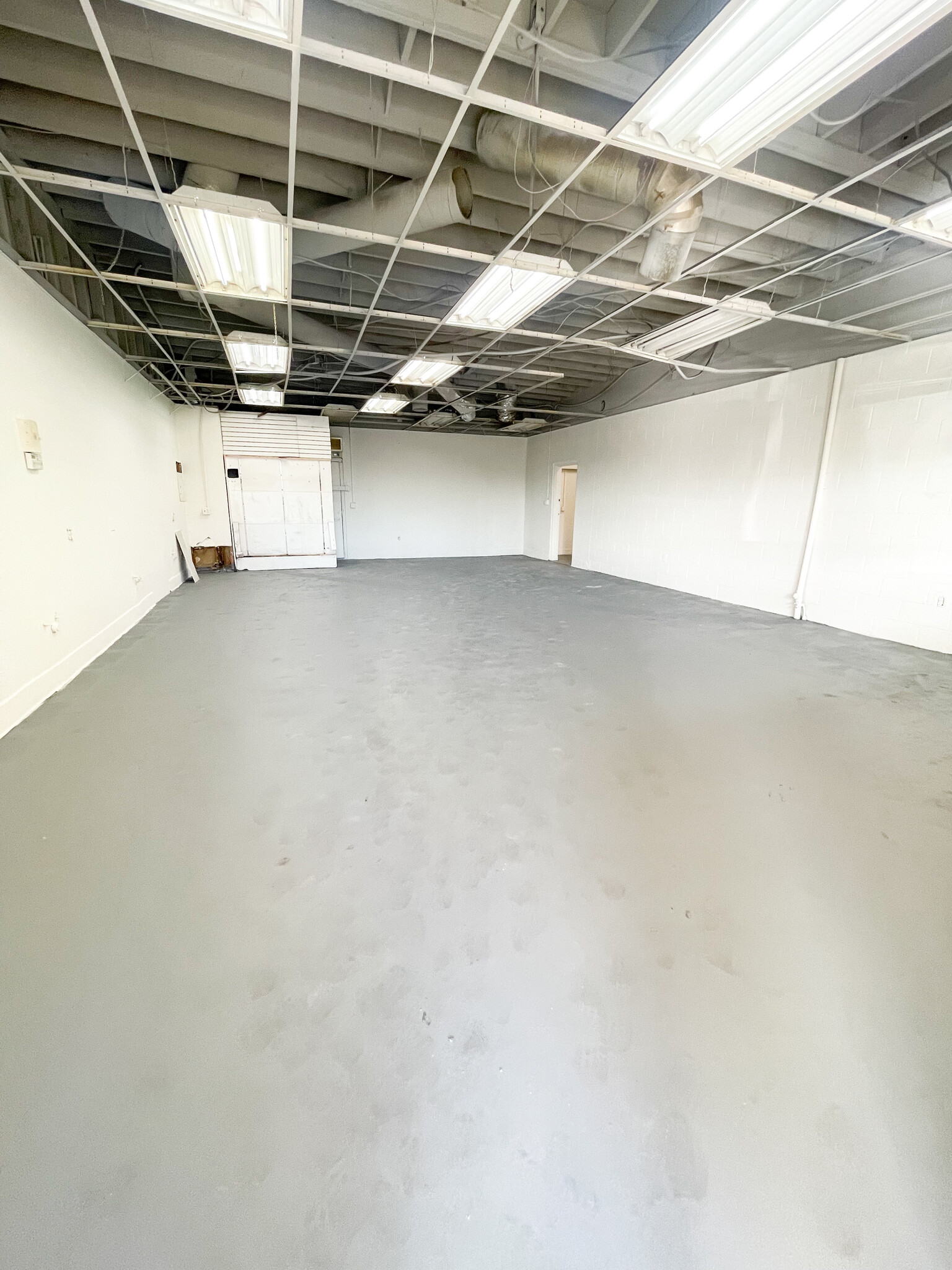 1700 N Tustin St, Orange, CA for lease Interior Photo- Image 1 of 9