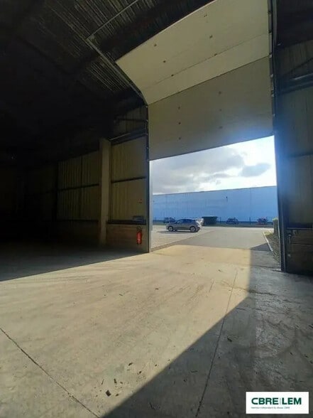 Flex in Mondeville for lease - Building Photo - Image 3 of 8