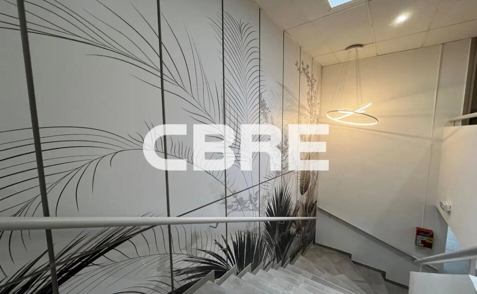 Office in SOPHIA ANTIPOLIS for lease - Interior Photo - Image 1 of 11