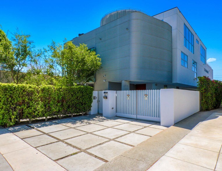 429 N Larchmont Blvd, Los Angeles, CA 90004