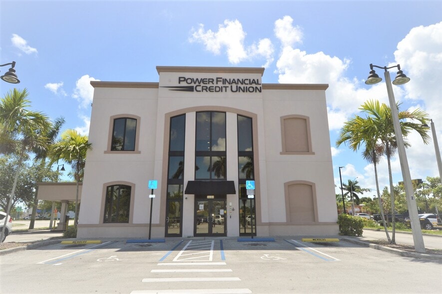 33004 S Dixie Hwy, Florida City, FL for lease - Building Photo - Image 1 of 10