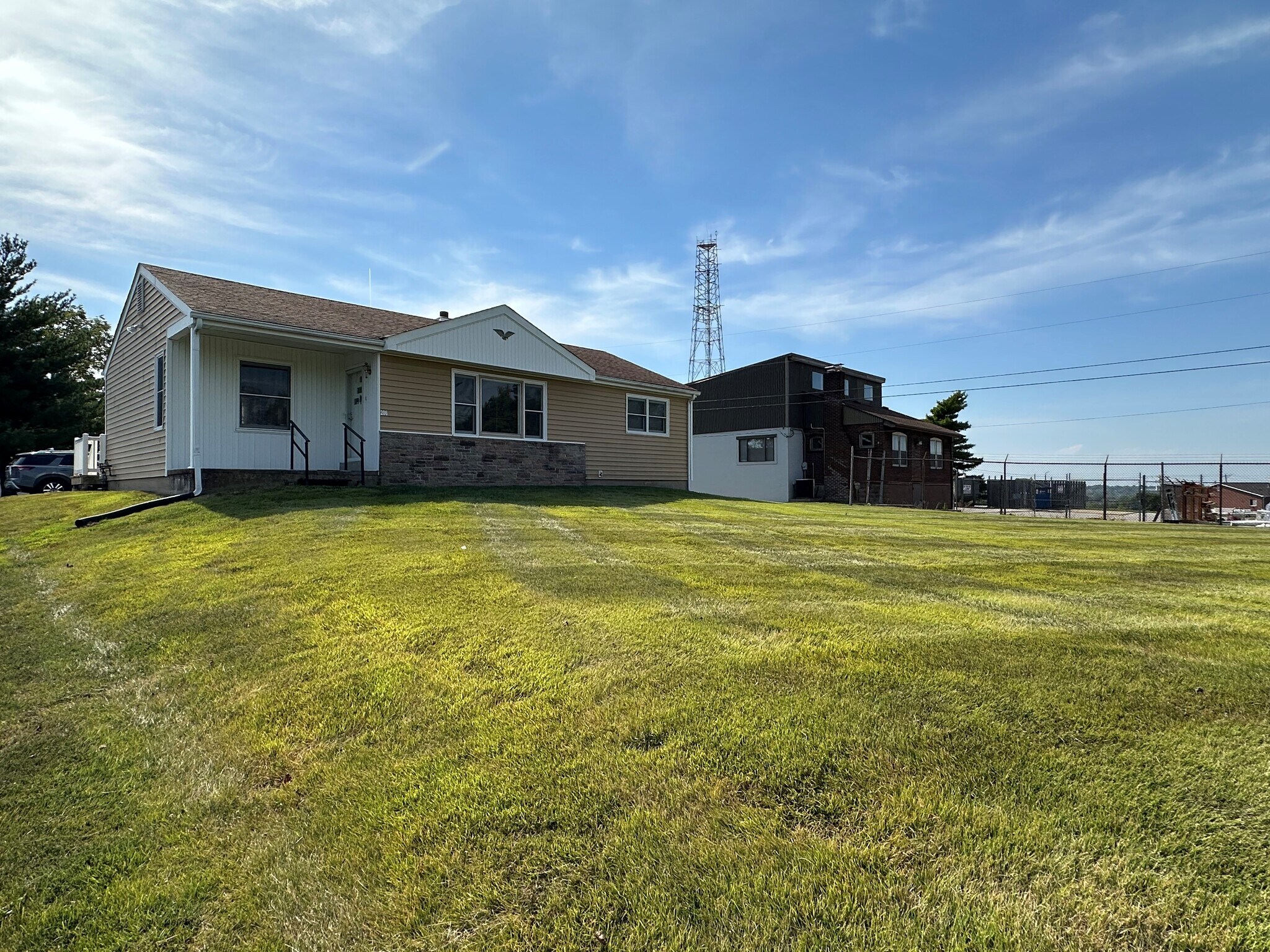 206 Old Dorsett Rd, Maryland Heights, MO for sale Building Photo- Image 1 of 1