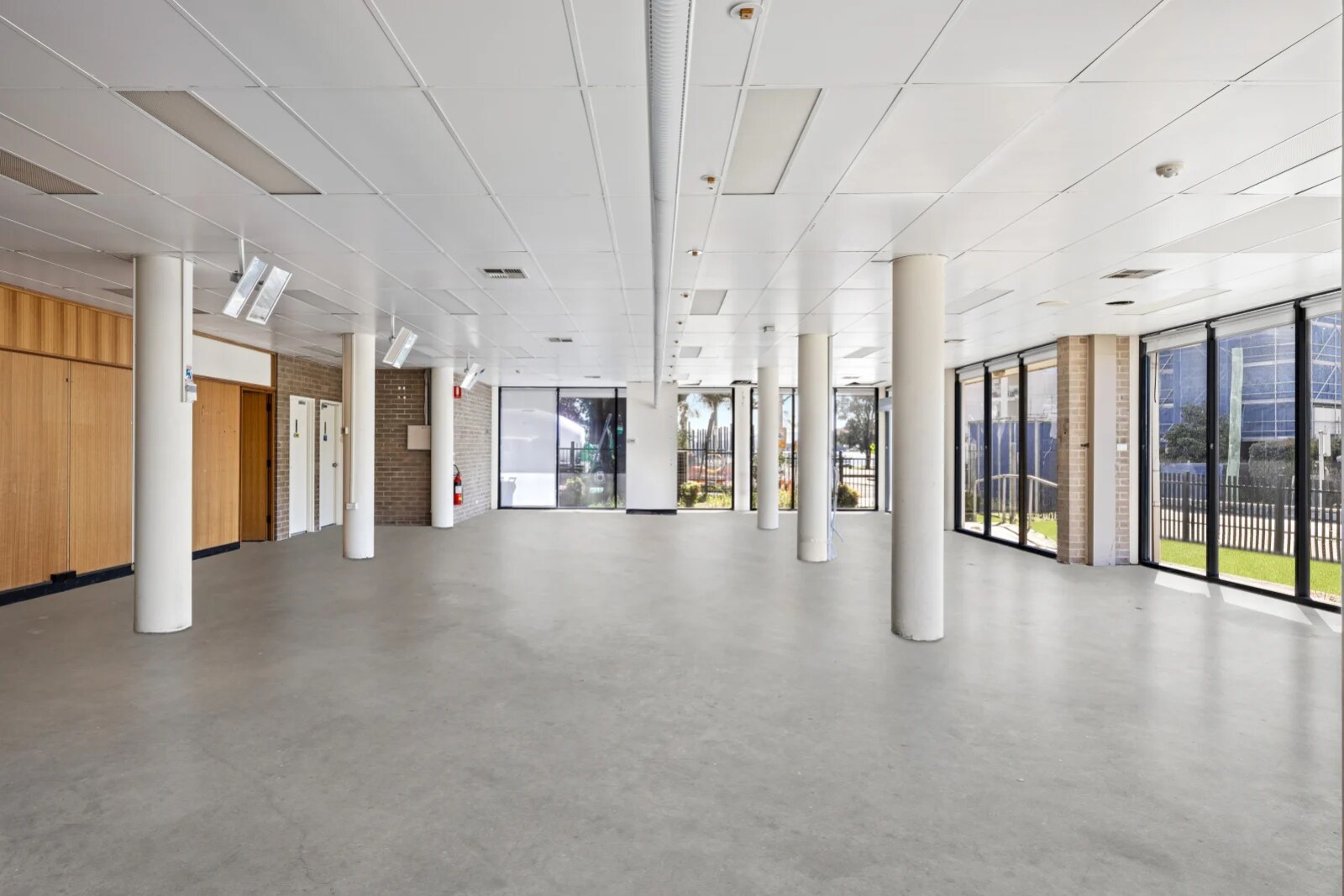 34 Macquarie St, Belmont for lease Interior Photo- Image 1 of 3
