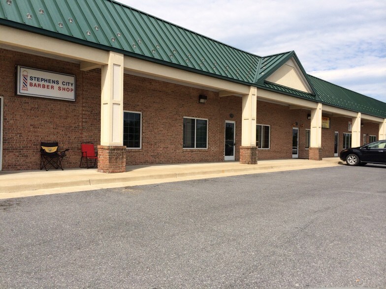 201 Centre Dr, Stephens City, VA for sale - Building Photo - Image 1 of 1
