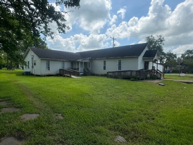 402 Sycamore St, Sweeny, TX for sale Primary Photo- Image 1 of 1