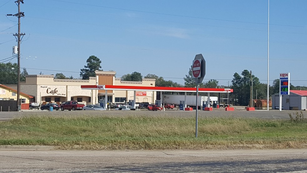 105 E 7th St, Winfield, TX for sale - Building Photo - Image 1 of 1