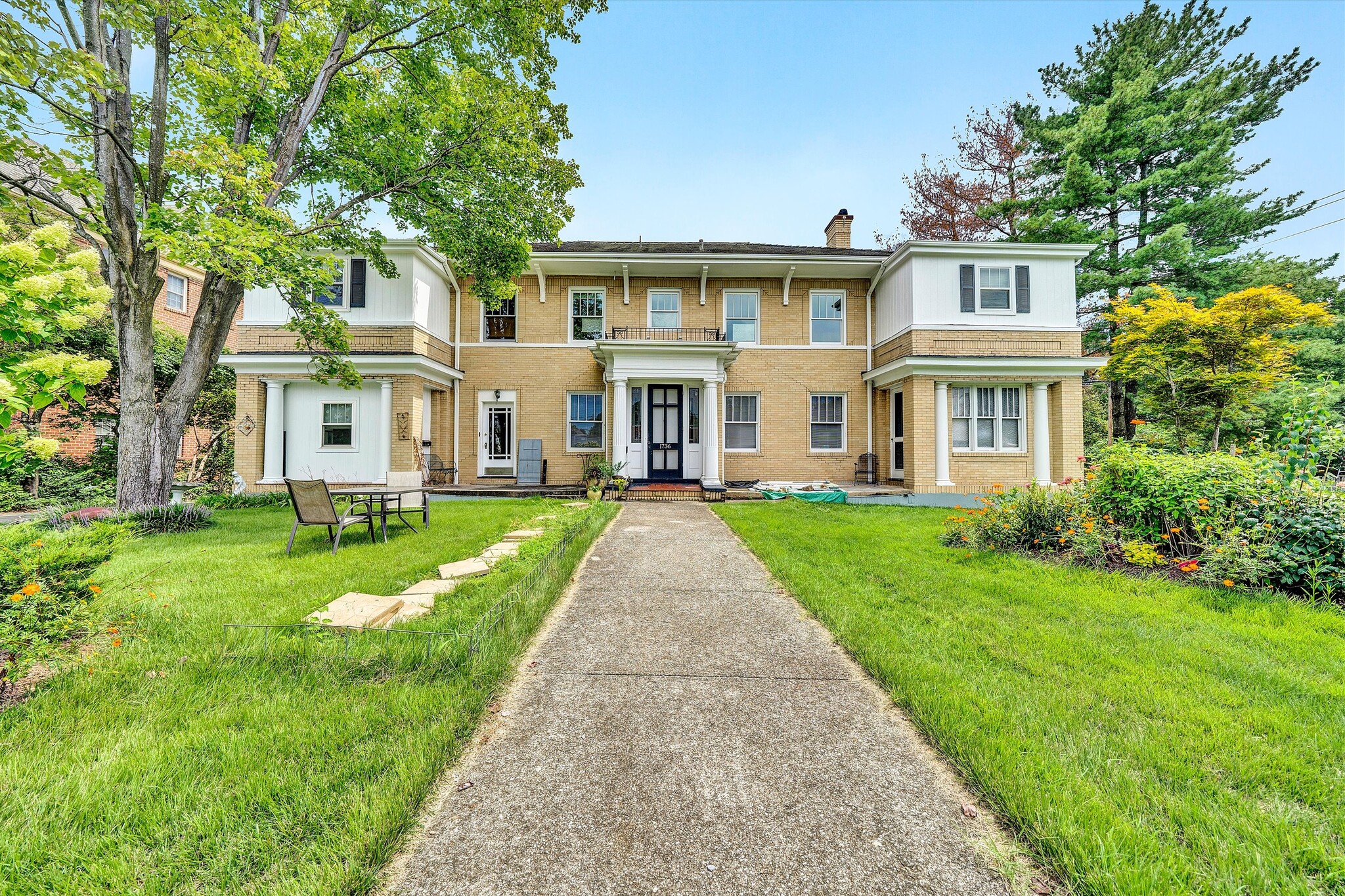 1736 Grandin Rd SW, Roanoke, VA for sale Primary Photo- Image 1 of 60