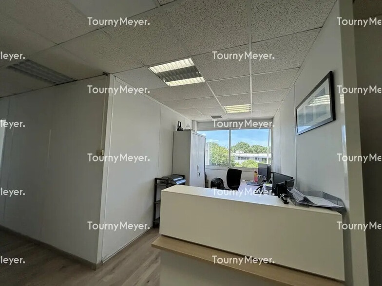 Office in Baillargues for lease - Building Photo - Image 3 of 4