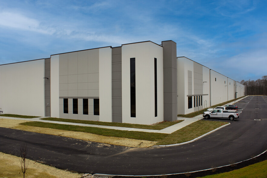 2100 Ellis Tech Dr, Hebron, KY for lease - Building Photo - Image 1 of 1