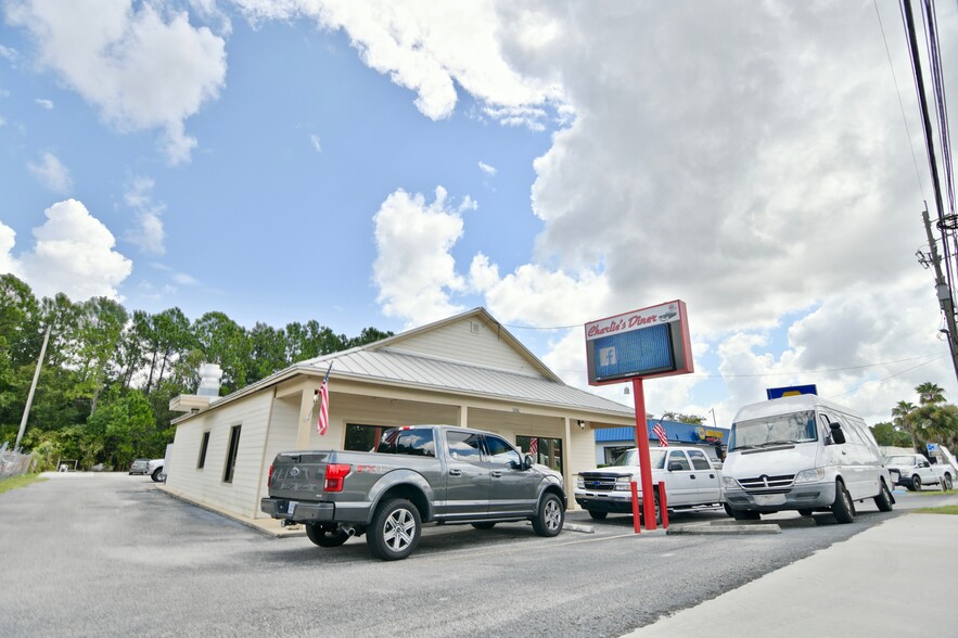 8929 Philips Hwy, Jacksonville, FL for sale - Building Photo - Image 1 of 4