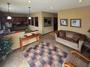 11330-11334 86th Ave N, Maple Grove, MN for lease Interior Photo- Image 1 of 10