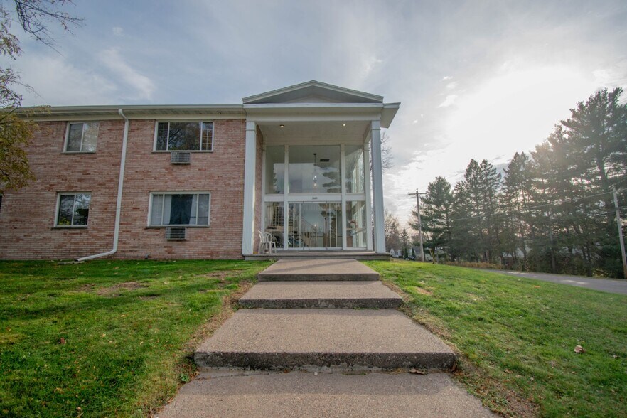 1601 E 10th St, Merrill, WI for sale - Primary Photo - Image 1 of 1