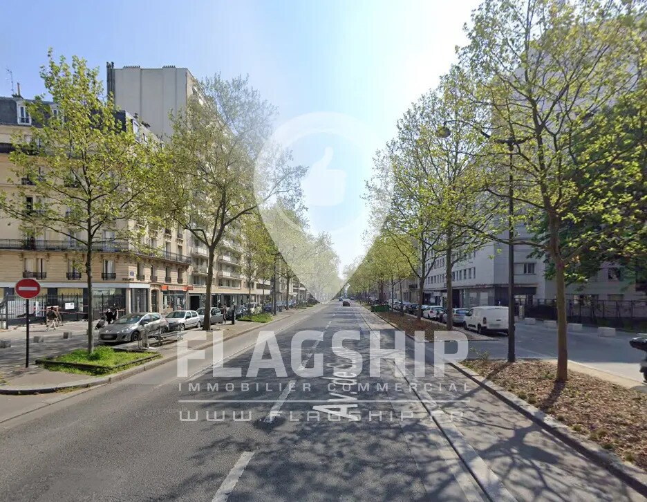 Retail in Paris for lease Building Photo- Image 1 of 4