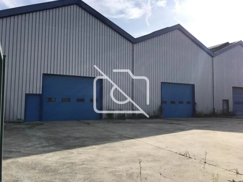 Industrial in Corbeil-Essonnes for lease - Building Photo - Image 2 of 4