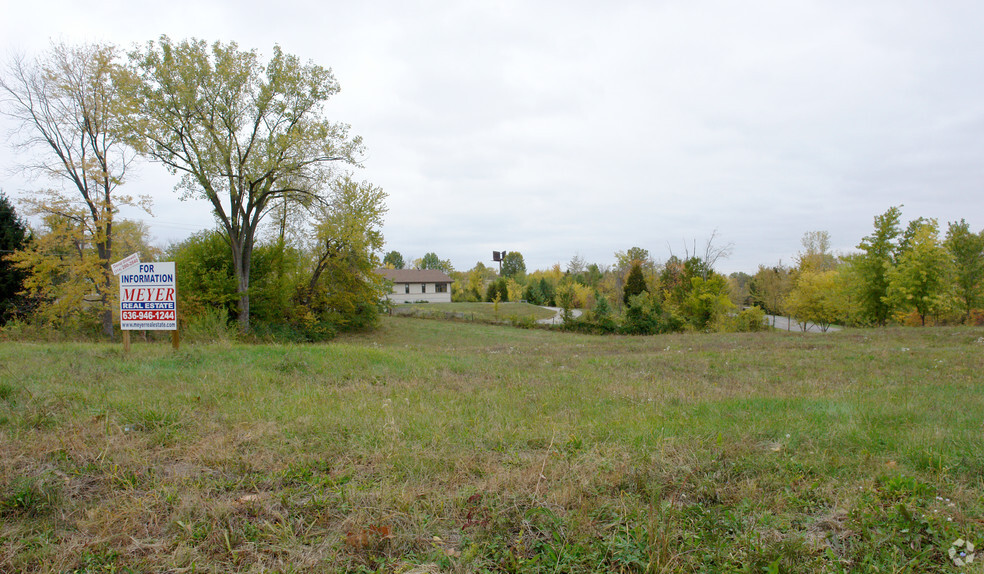 8345 Veterans Memorial Pky, O'Fallon, MO for sale - Primary Photo - Image 1 of 3