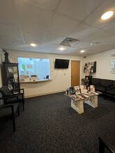 505 Goffle Rd, Ridgewood, NJ for lease Interior Photo- Image 1 of 6