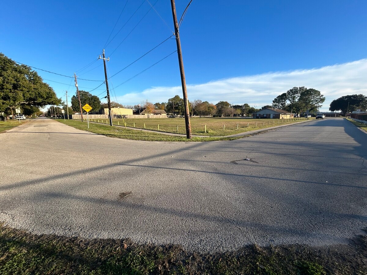 Reserve B, Pasadena, TX 77502 2218 Primrose Dr