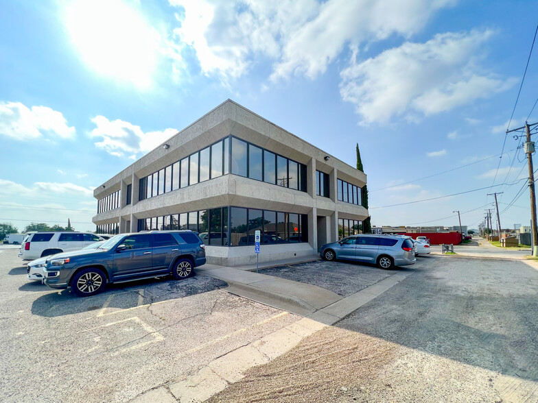 3001 Big Spring St, Midland, TX for sale - Building Photo - Image 3 of 21