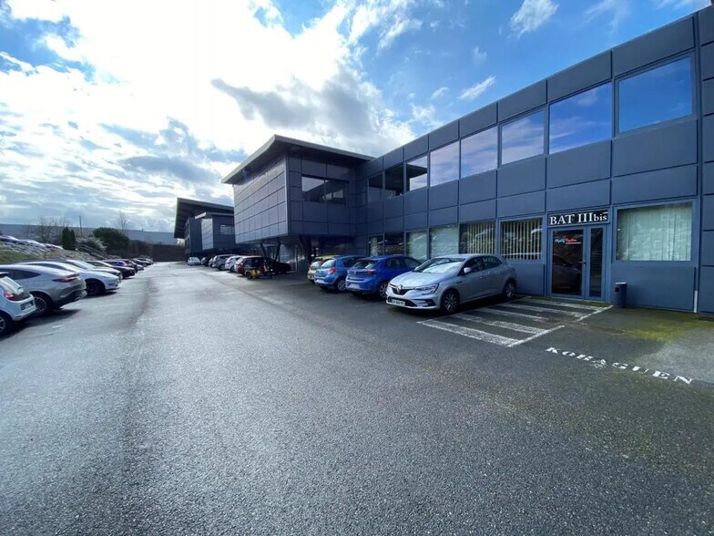 1 Rond-Point De La Résistance, Saint-Jean for lease - Building Photo - Image 1 of 7