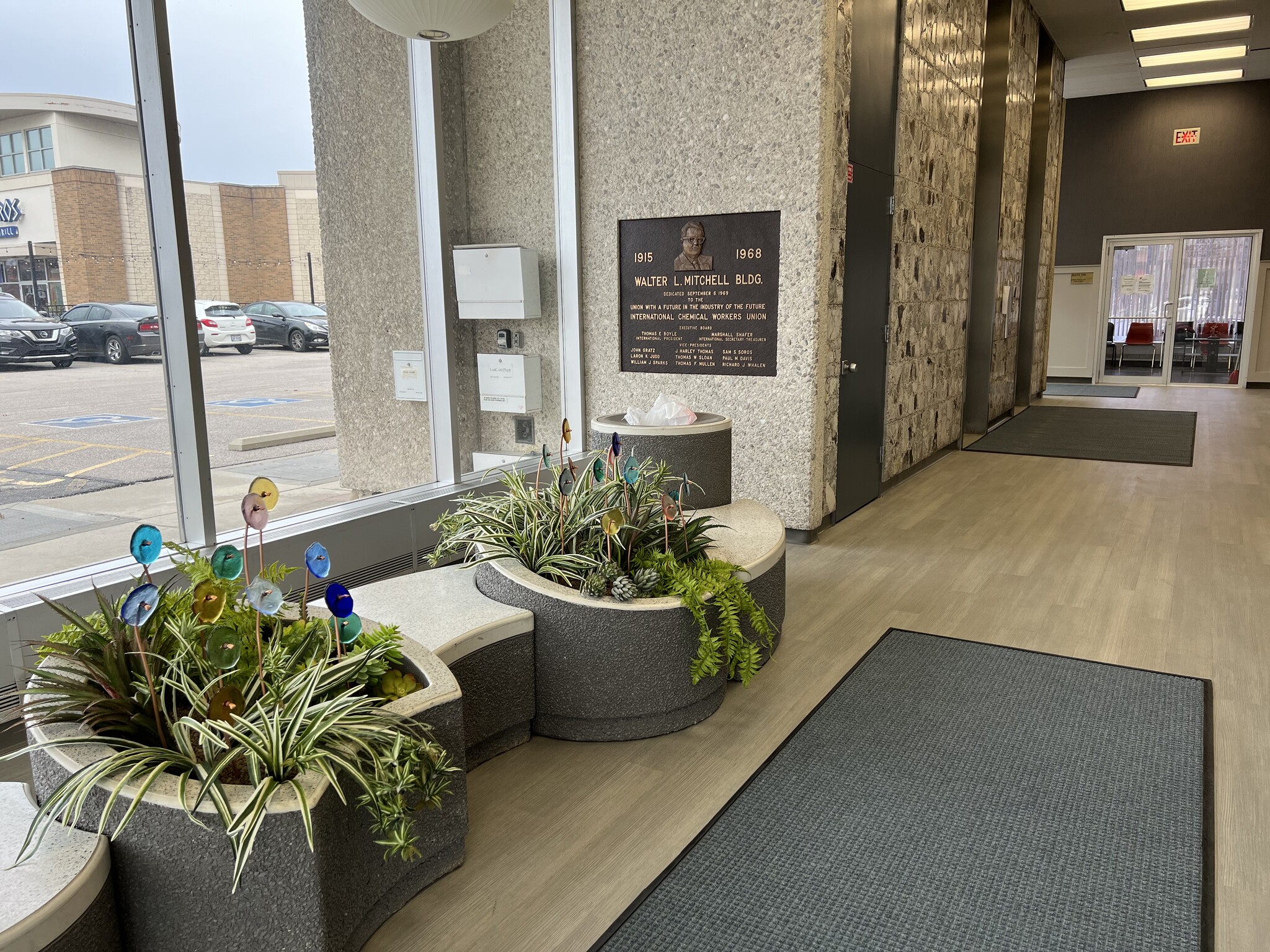 1655 W Market St, Akron, OH for lease Building Photo- Image 1 of 1