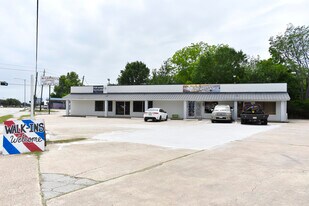 Alexander Retail Center - Storefront Property