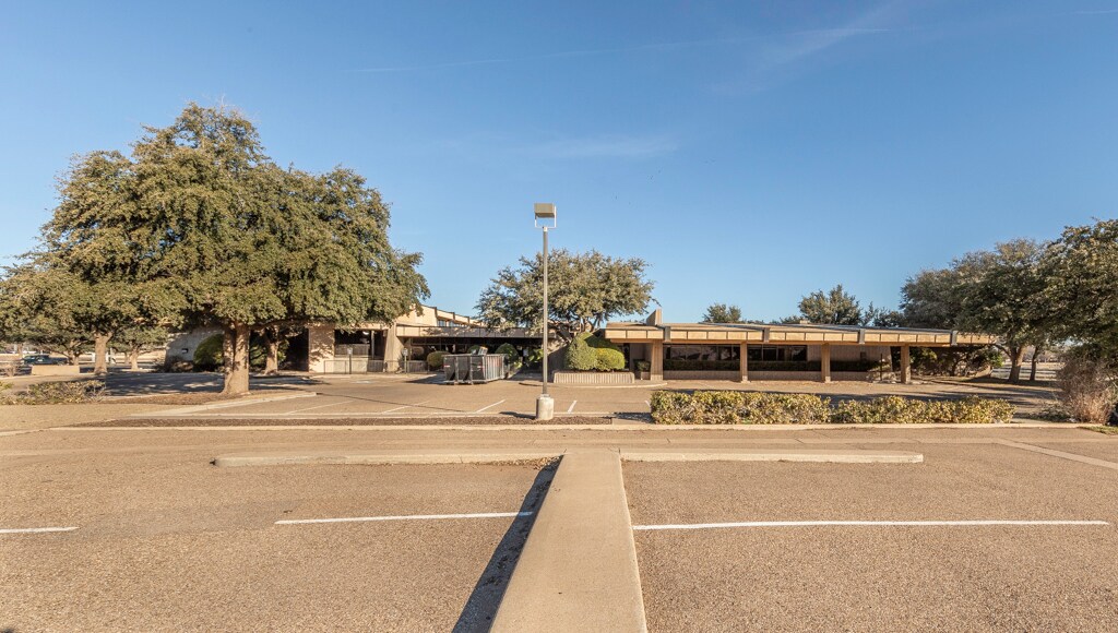 6901 S Quaker Ave, Lubbock, TX for sale Building Photo- Image 1 of 1