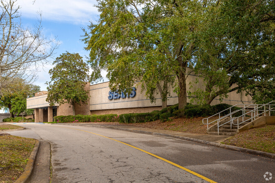 1500 Apalachee Pky, Tallahassee, FL for sale - Building Photo - Image 1 of 1