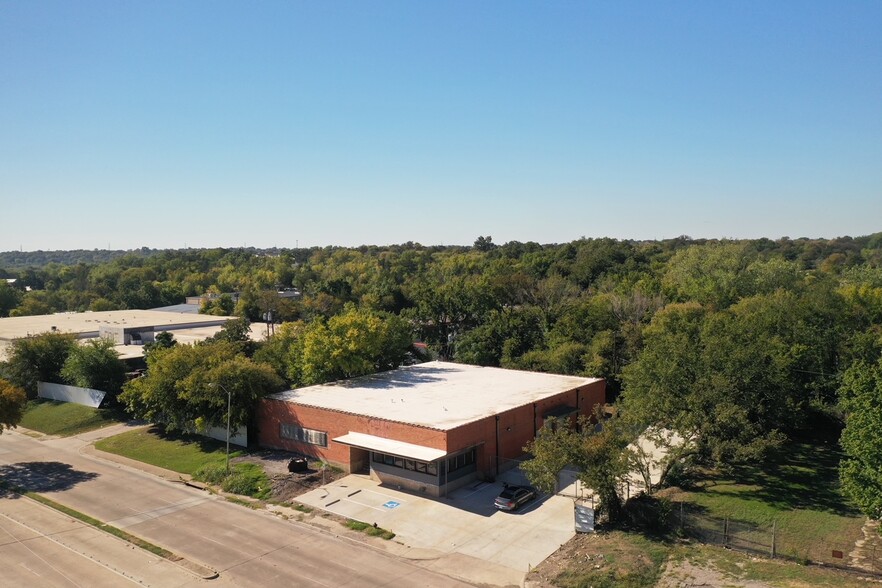 3661 E Kiest Blvd, Dallas, TX for sale - Building Photo - Image 1 of 10