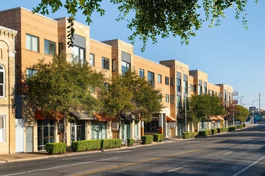 3016 Guadalupe St, Austin, TX for lease - Building Photo - Image 2 of 6