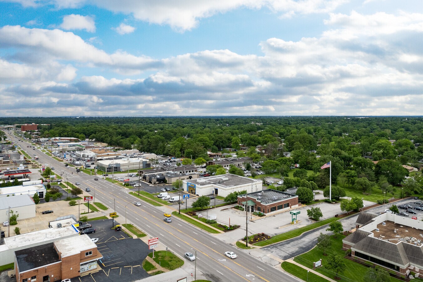 10010 Watson Rd, Saint Louis, MO 63126