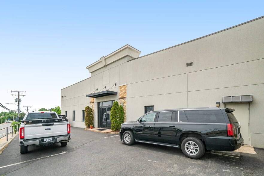 7301-7307 Little River Tpke, Annandale, VA for lease - Building Photo - Image 3 of 22
