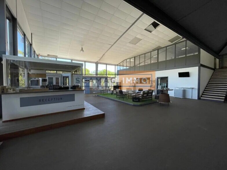 Flex in Fréjus for lease - Lobby - Image 2 of 7