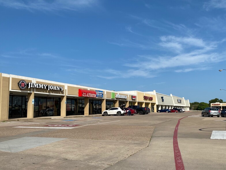 550-682 SW Wilshire Blvd, Burleson, TX for lease - Building Photo - Image 1 of 6