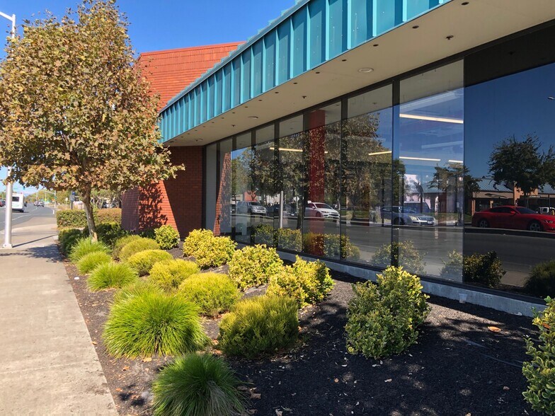 1995 Sebastopol Rd, Santa Rosa, CA for sale - Building Photo - Image 2 of 6