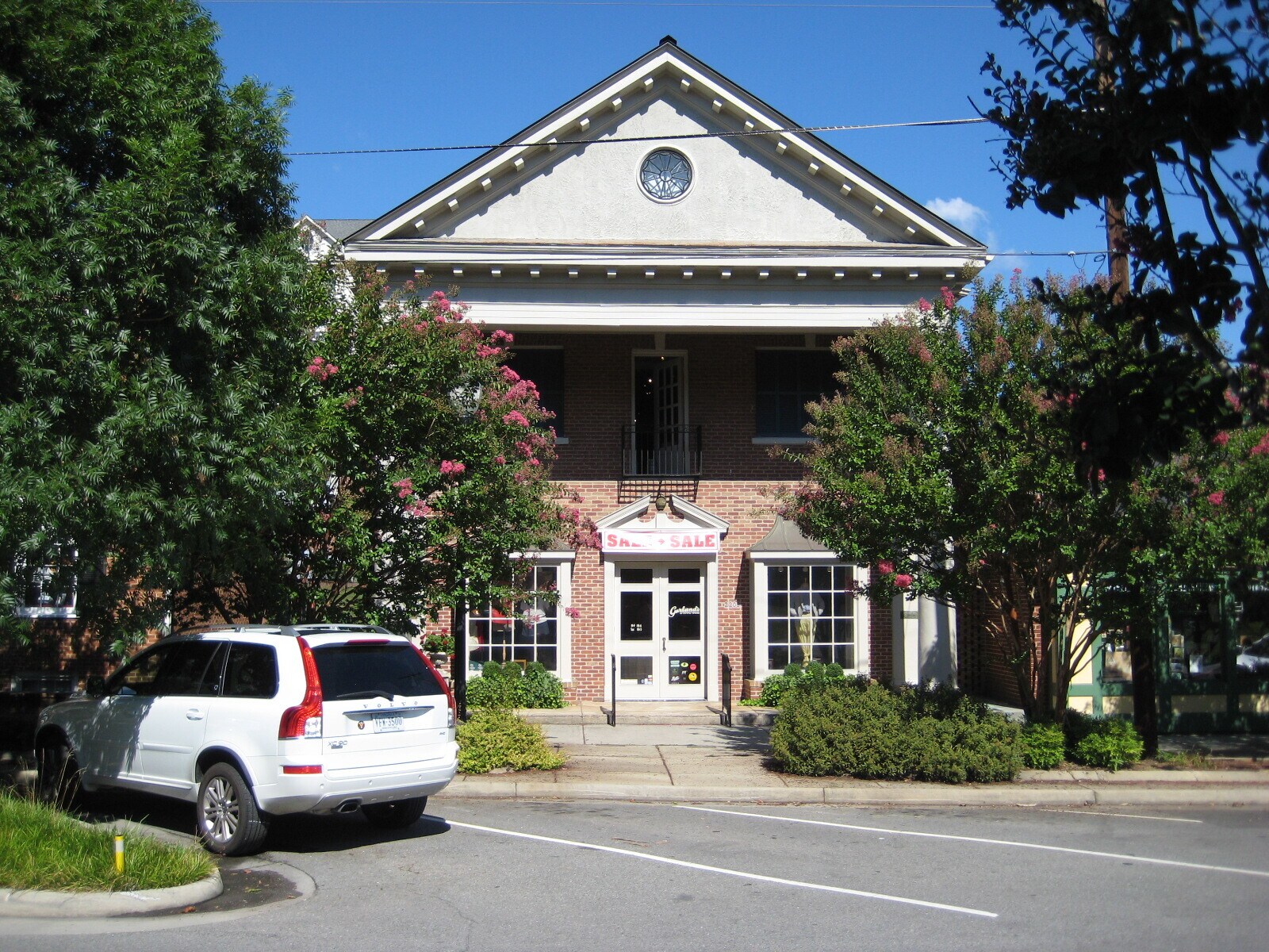 2209 Crystal Spring Ave SW, Roanoke, VA for sale Building Photo- Image 1 of 1