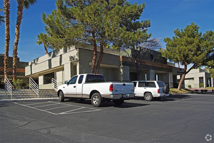 2655 S Rainbow Blvd, Las Vegas, NV for sale - Primary Photo - Image 1 of 1